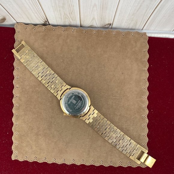 SOLD Vintage Givenchy Paris Watch 18K 10Micron Gold Plated  Date at 3 Roman - Picture 8 of 8